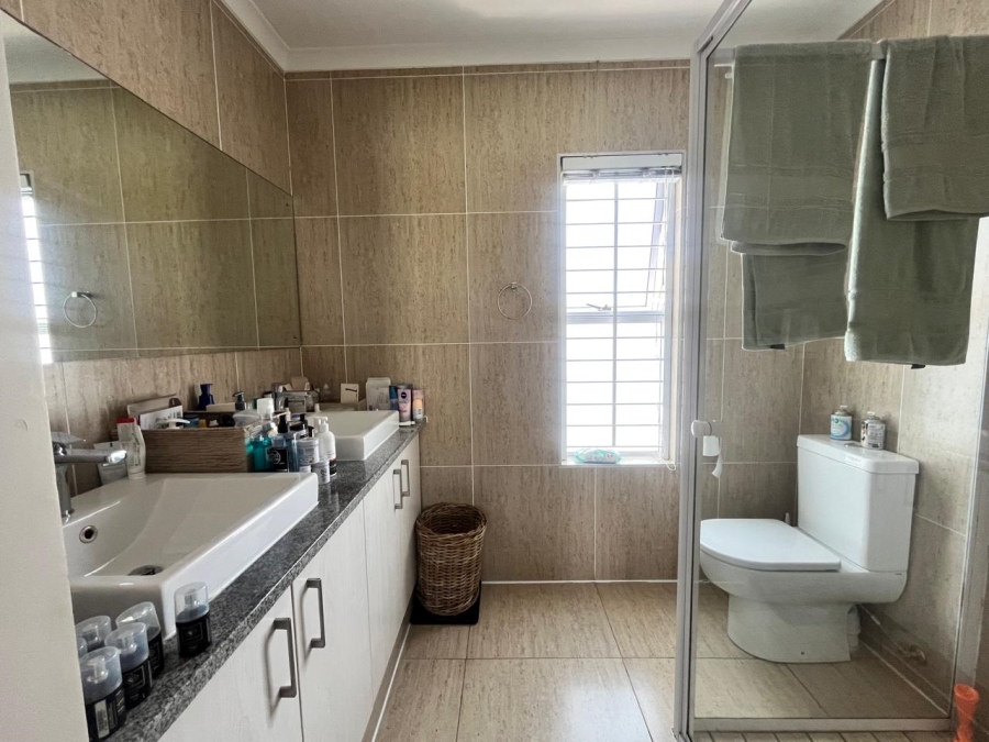 To Let 3 Bedroom Property for Rent in Sunningdale Western Cape